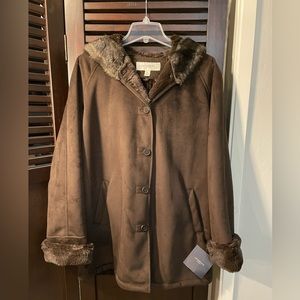 Liz Claiborne Coat with Faux Fur size M